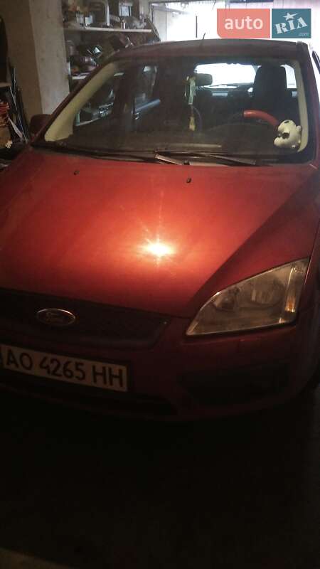 Хэтчбек Ford Focus 2006 в Ужгороде