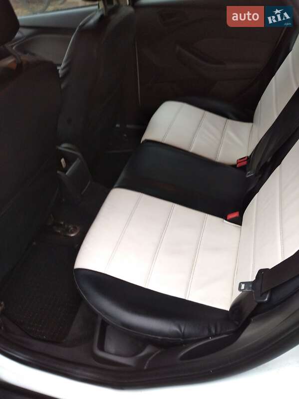 Хэтчбек Ford Focus 2014 в Киеве фото 5 Хэтчбек Ford Focus 2014 в Киеве