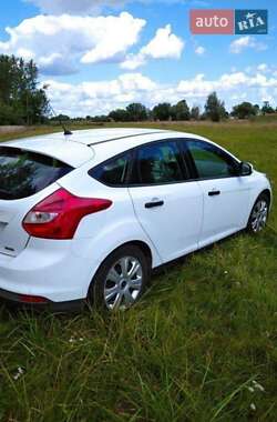 Хэтчбек Ford Focus 2014 в 