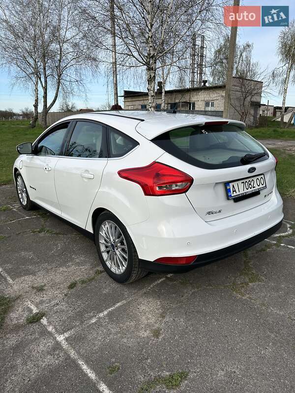 Хэтчбек Ford Focus 2015 в Вышгороде
