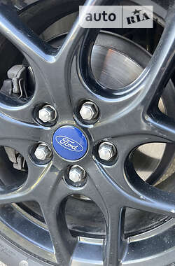Седан Ford Focus 2016 в 
