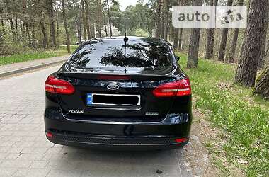 Седан Ford Focus 2015 в 
