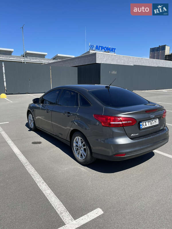 Седан Ford Focus 2017 в Киеве