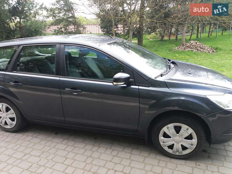 Універсал Ford Focus 2010 в Яворові