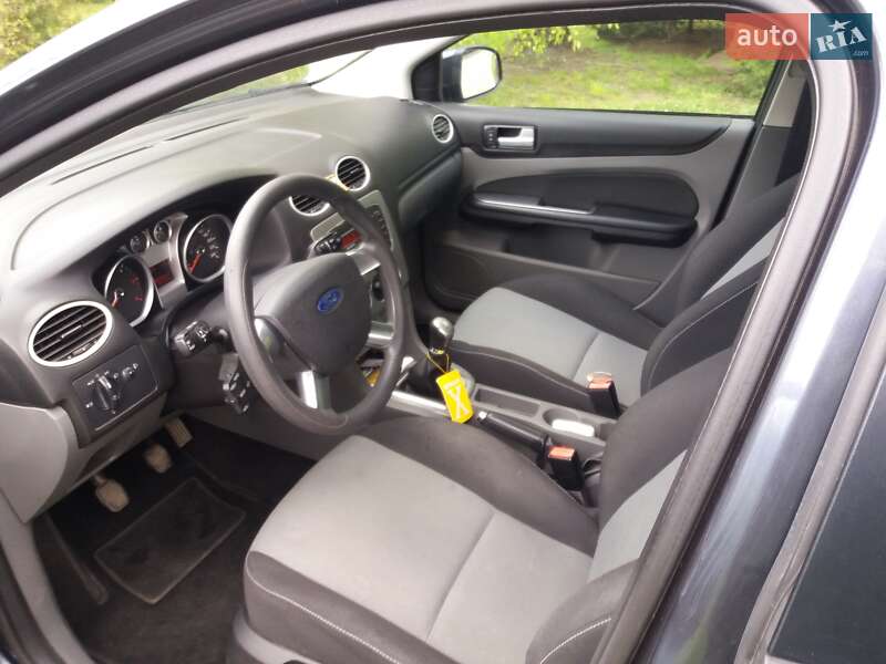 Універсал Ford Focus 2010 в Яворові