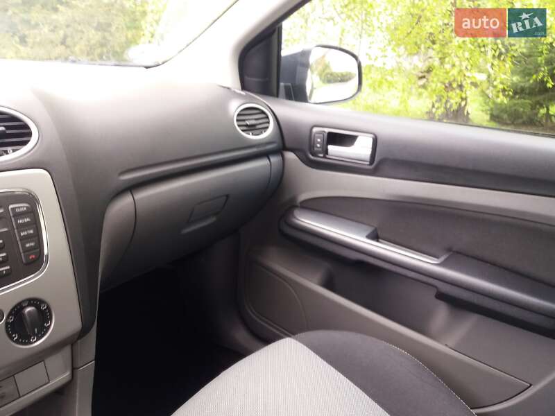 Універсал Ford Focus 2010 в Яворові