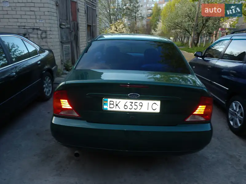 Ford Focus 2000