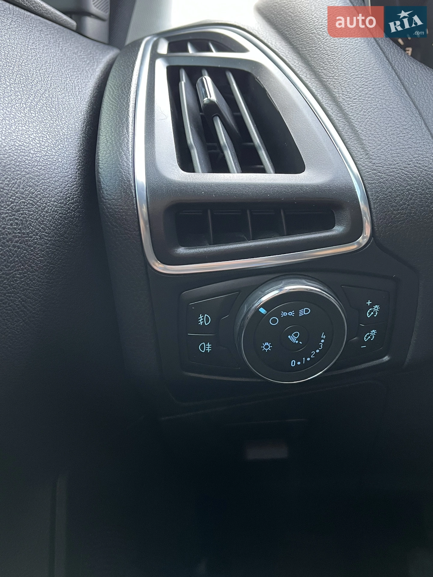 2012 Ford Focus - мініатюра 9