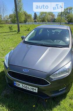 Седан Ford Focus 2014 в Вараші