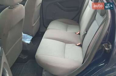 Хэтчбек Ford Focus 2006 в 