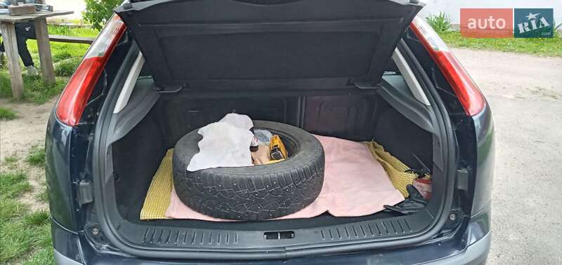 Хэтчбек Ford Focus 2006 в Томашполе фото 23 Хэтчбек Ford Focus 2006 в Томашполе
