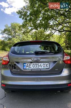 Хэтчбек Ford Focus 2011 в 