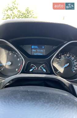 Хэтчбек Ford Focus 2011 в 