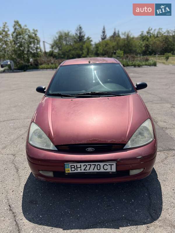 Хэтчбек Ford Focus 2002 в 