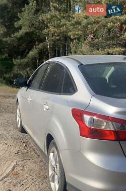 Седан Ford Focus 2013 в Макарове