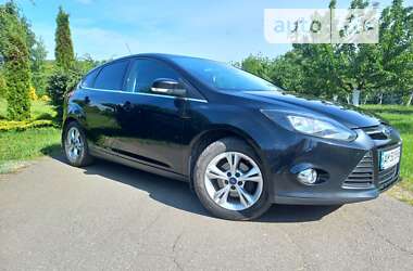 Хэтчбек Ford Focus 2012 в 
