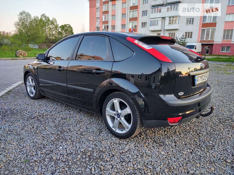 Хэтчбек Ford Focus 2007 в 