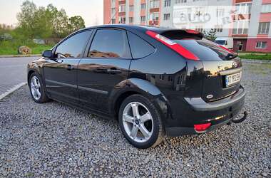 Хэтчбек Ford Focus 2007 в 