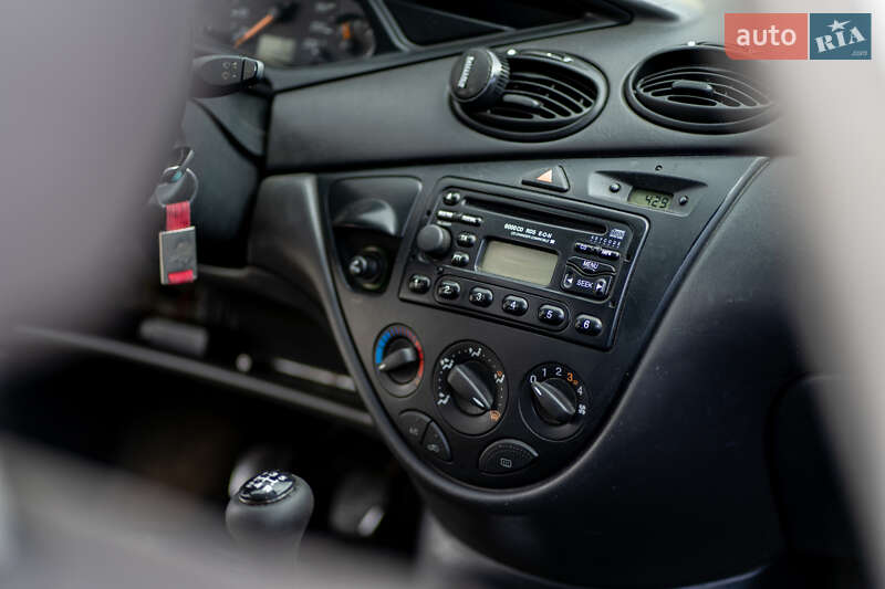 Хэтчбек Ford Focus 2001 в Львове фото 12 Хэтчбек Ford Focus 2001 в Львове