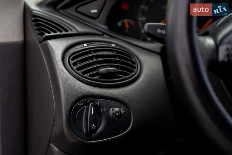 Хэтчбек Ford Focus 2001 в Львове фото 17 Хэтчбек Ford Focus 2001 в Львове