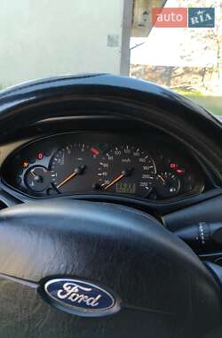 Универсал Ford Focus 2003 в Виноградове