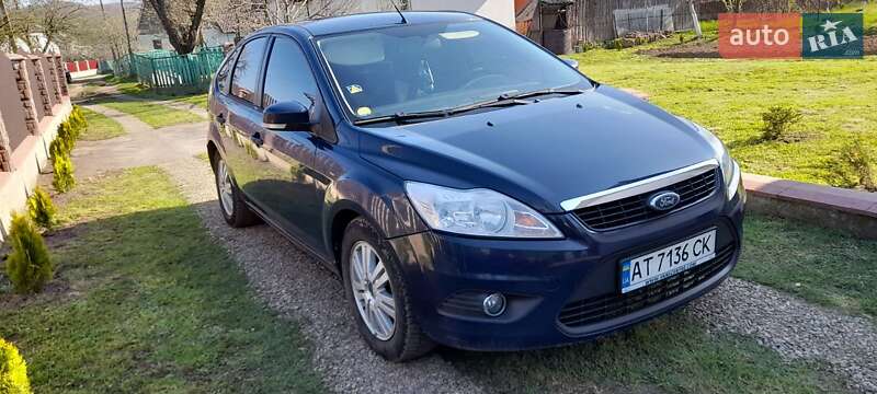 Хэтчбек Ford Focus 2011 в Болехове
