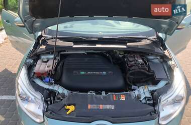 Хэтчбек Ford Focus 2012 в 