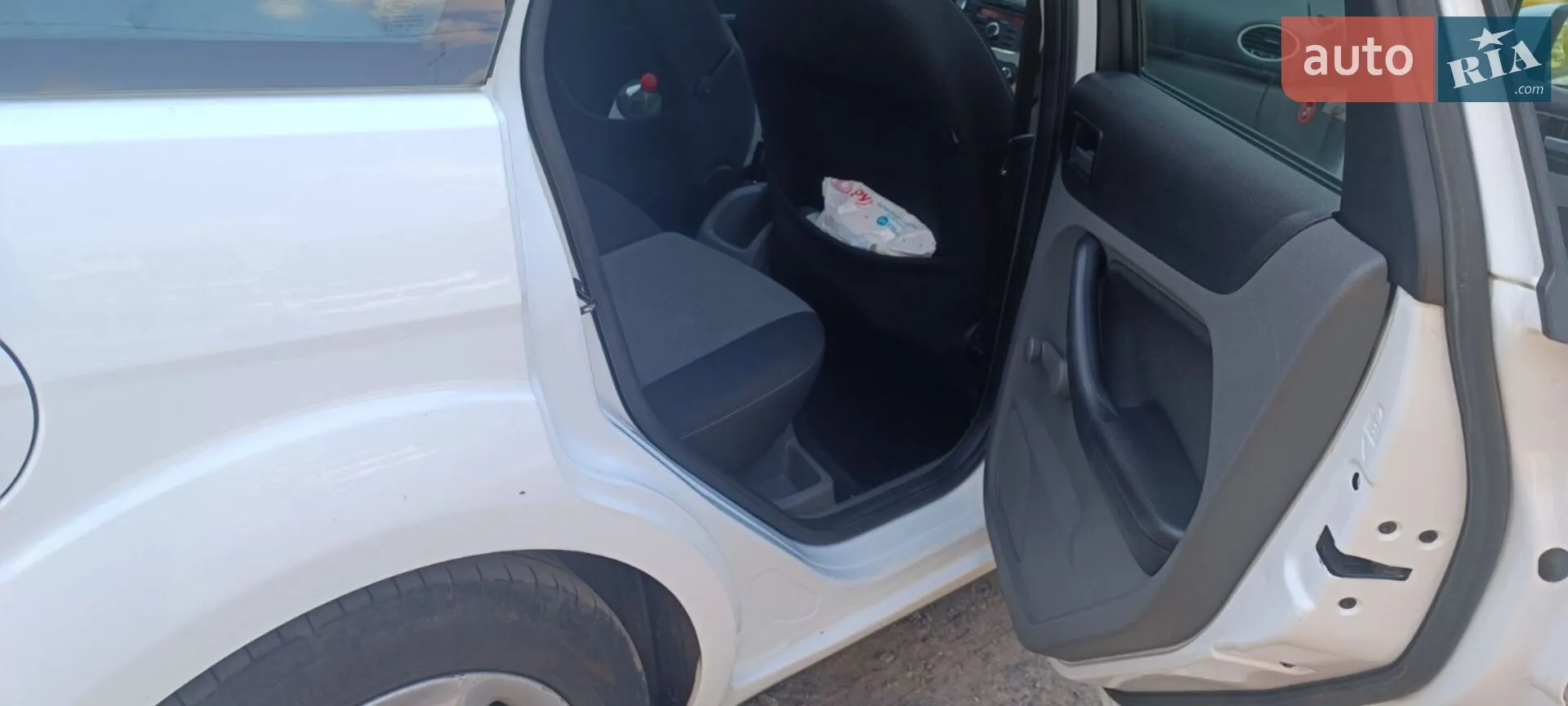 2010 Ford Focus - мініатюра 13
