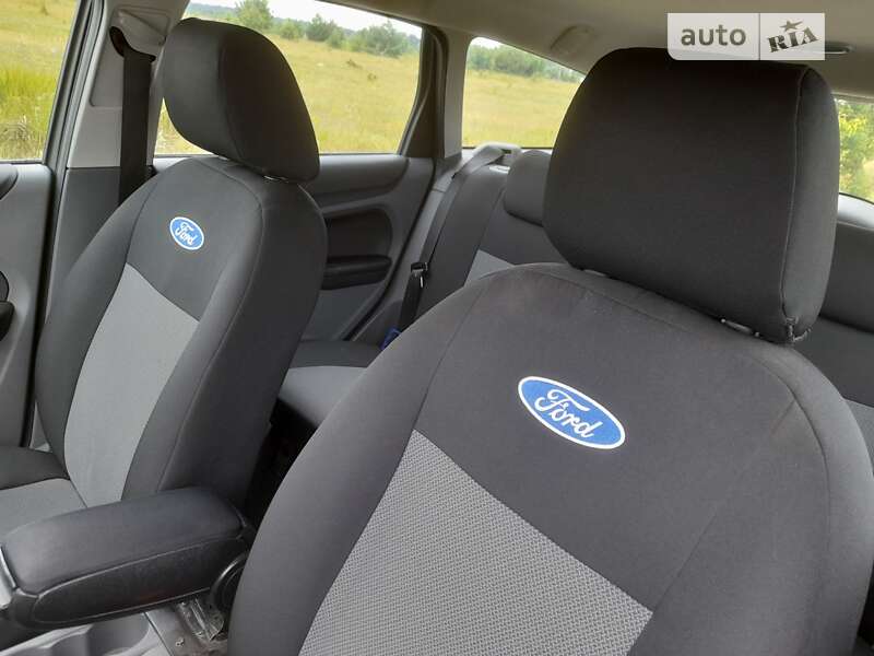 Универсал Ford Focus 2008 в Великих Мостах