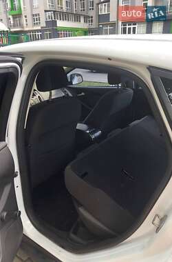 Хэтчбек Ford Focus 2013 в 