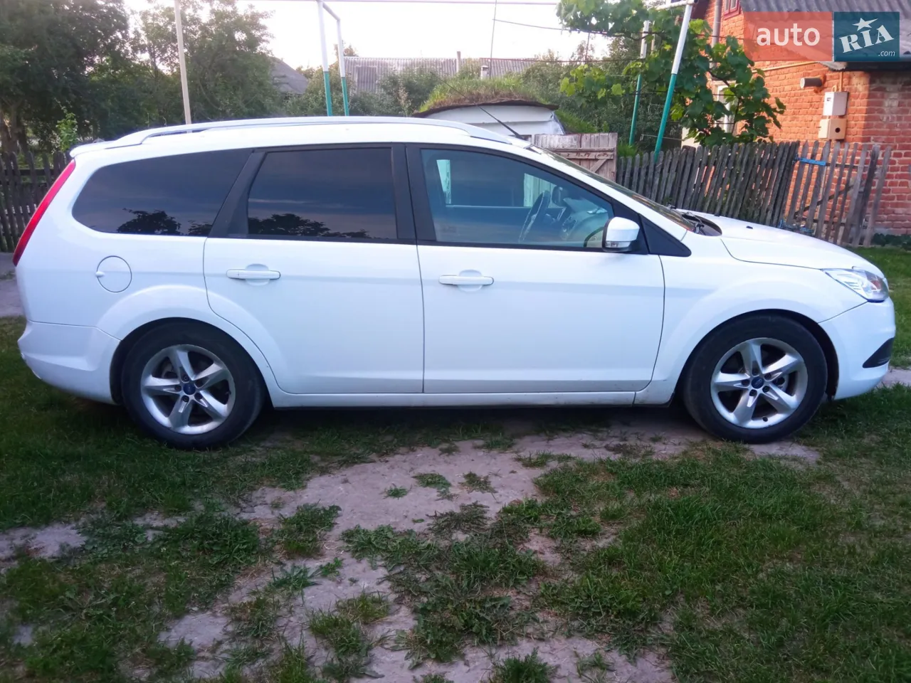 2010 Ford Focus - мініатюра 14
