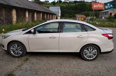 Седан Ford Focus 2015 в 