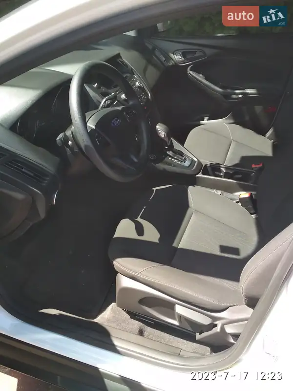 Ford Focus 2016 VIN 1FADP3E27GL294696 фото оголошення 3 з 57