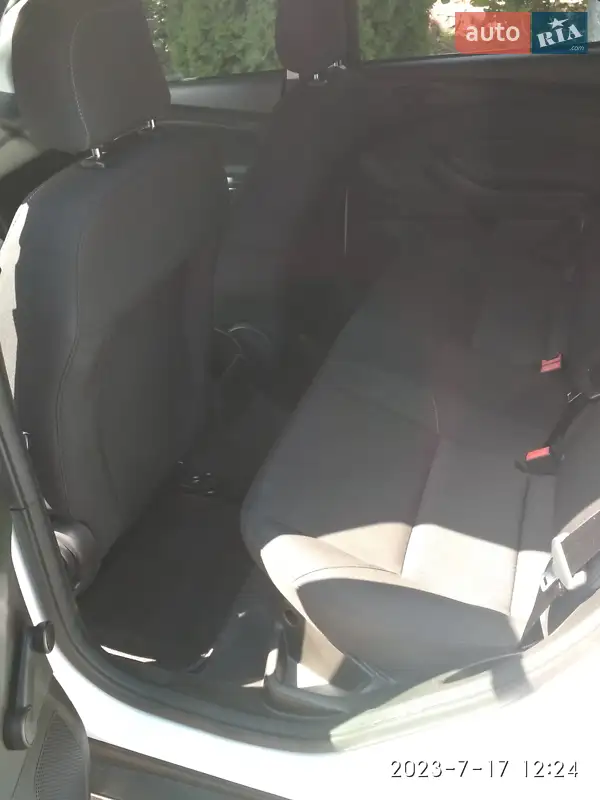 Ford Focus 2016 VIN 1FADP3E27GL294696 фото оголошення 7 з 57