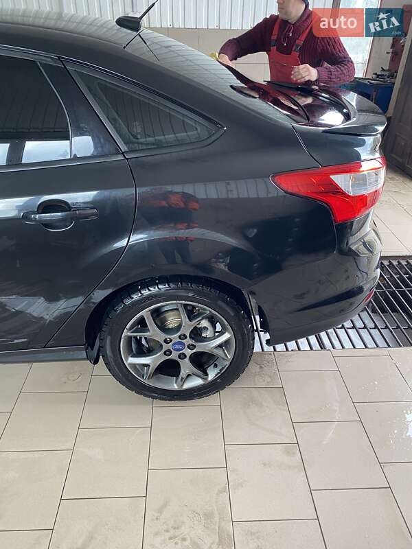 Седан Ford Focus 2012 в Прилуках