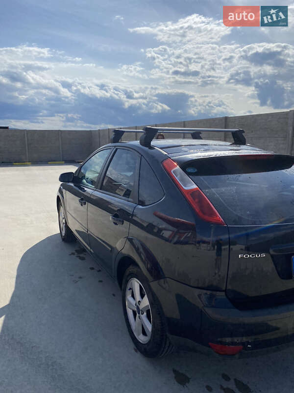 Хэтчбек Ford Focus 2006 в Тячеве