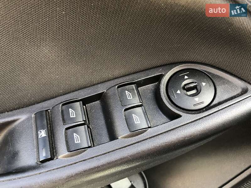 Седан Ford Focus 2015 в Николаеве фото 23 Седан Ford Focus 2015 в Николаеве