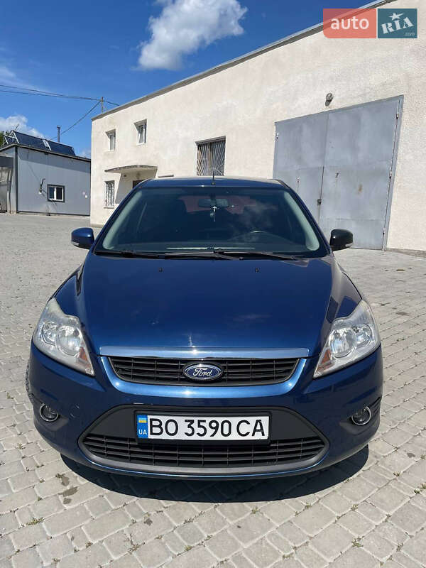 Хэтчбек Ford Focus 2008 в Борщеве