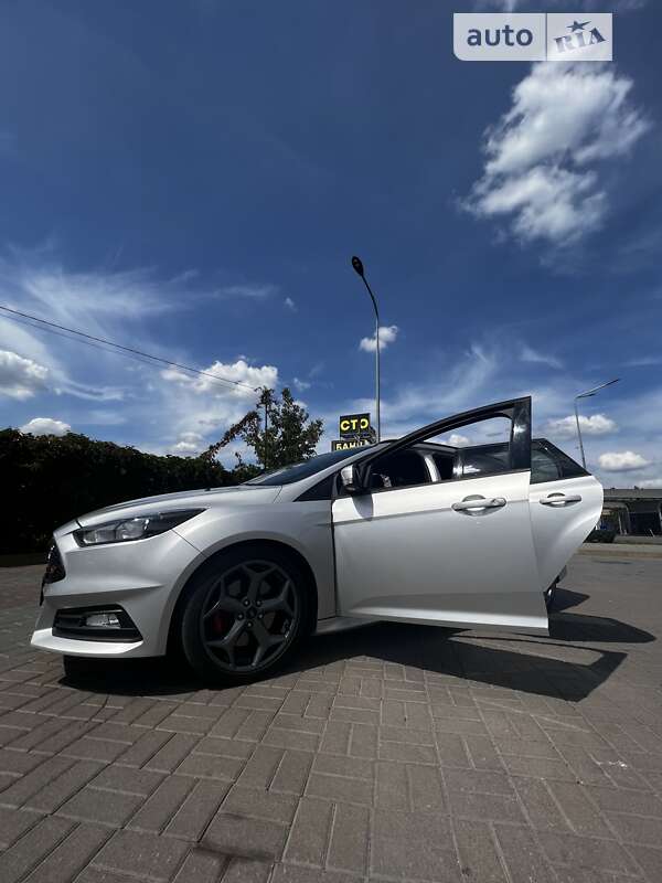 Универсал Ford Focus 2018 в Киеве фото 9 Универсал Ford Focus 2018 в Киеве