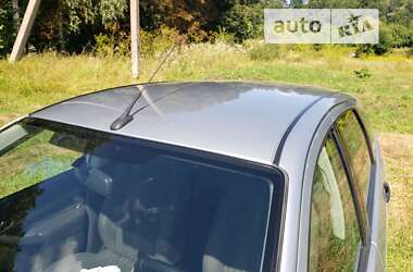 Хэтчбек Ford Focus 2002 в 
