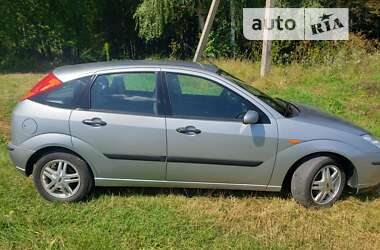 Хэтчбек Ford Focus 2002 в 