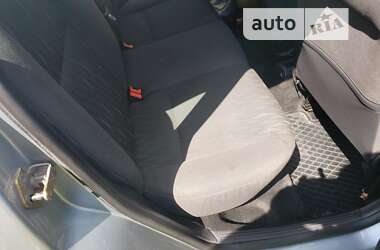 Хэтчбек Ford Focus 2002 в 