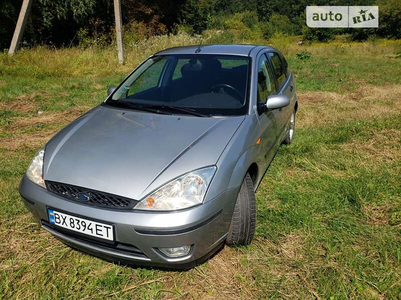 Хэтчбек Ford Focus 2002 в 