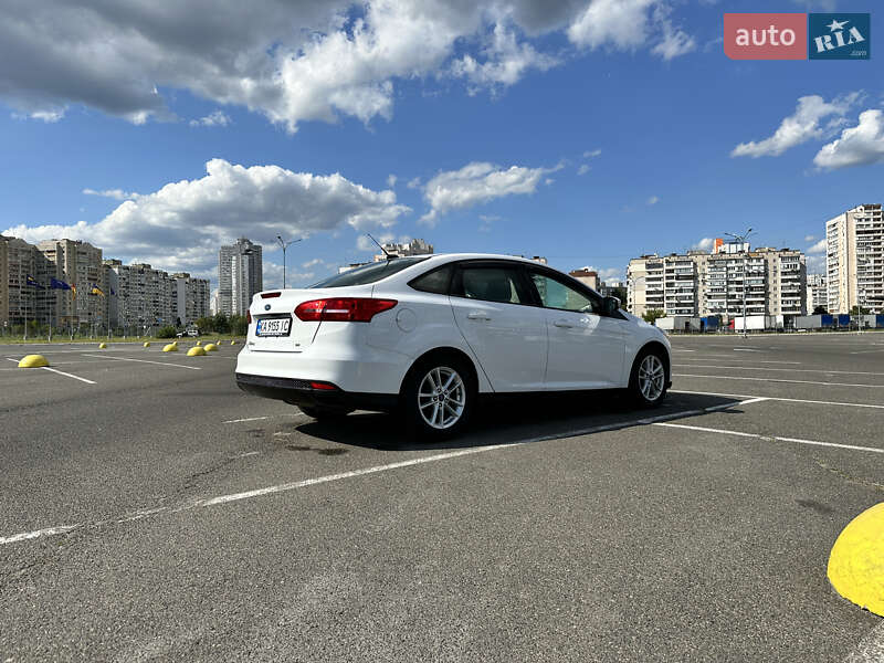 Седан Ford Focus 2016 в Киеве