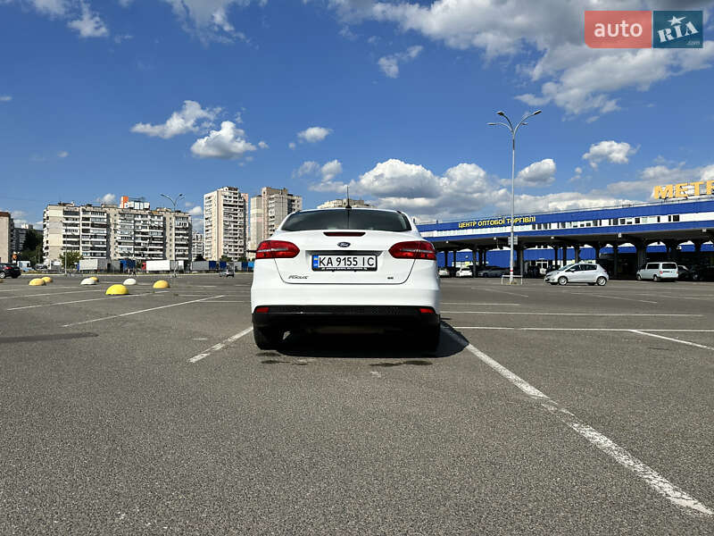 Седан Ford Focus 2016 в Киеве