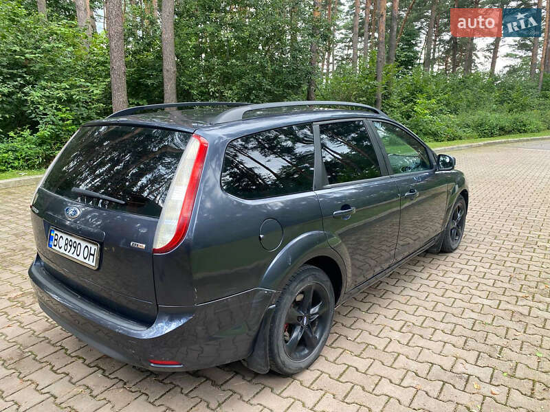 Универсал Ford Focus 2009 в Новояворовске