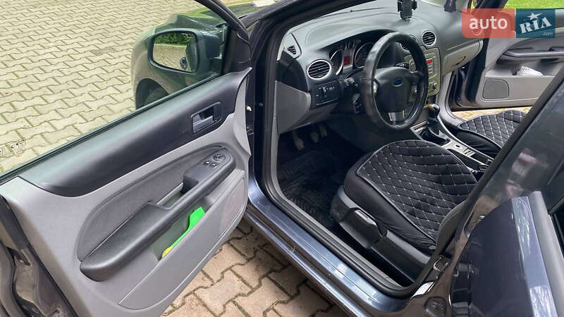 Универсал Ford Focus 2009 в Новояворовске