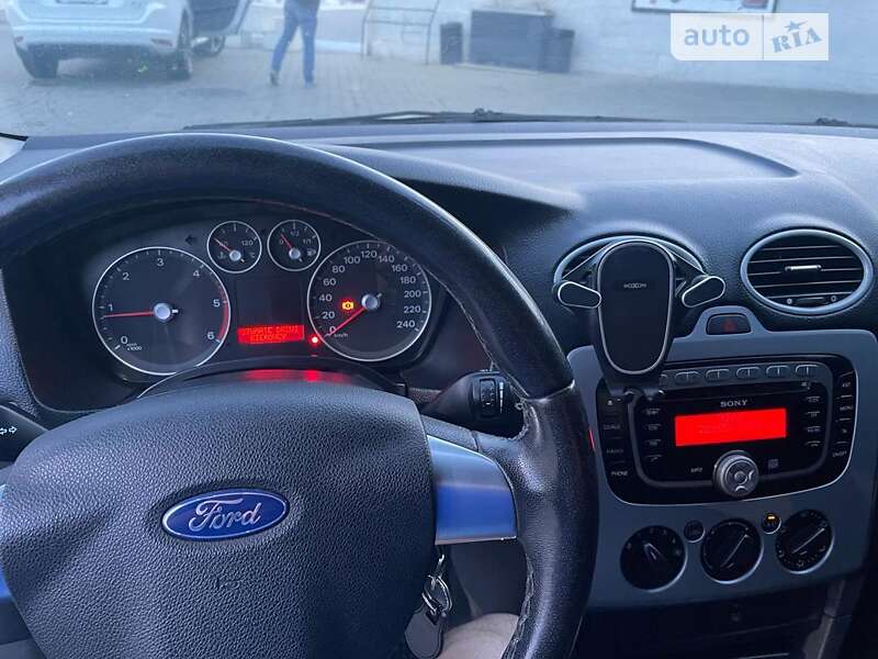 Хэтчбек Ford Focus 2007 в Черновцах