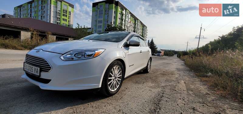 Хэтчбек Ford Focus 2015 в Каменец-Подольском