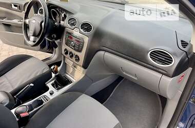 Хэтчбек Ford Focus 2011 в 